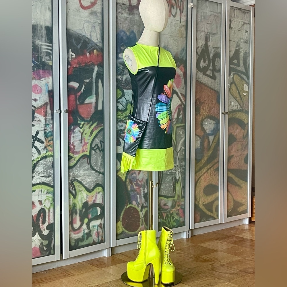 Extremely RARE CLUB DRESS with matching bag
